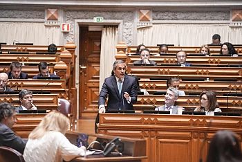 PS denuncia dois anos de “simulacro de ação política” da AD