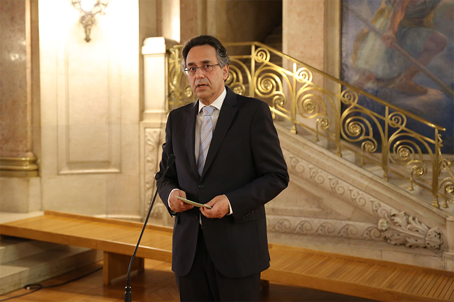 PS congratula-se com “investimento sem precedentes” de 900 milhões na educação