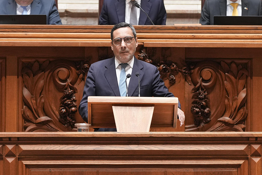 PS quer uma descida da carga fiscal sem truques