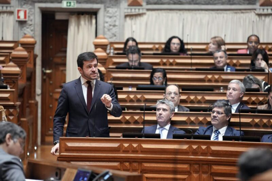 Governo tem de cumprir com as suas responsabilidades