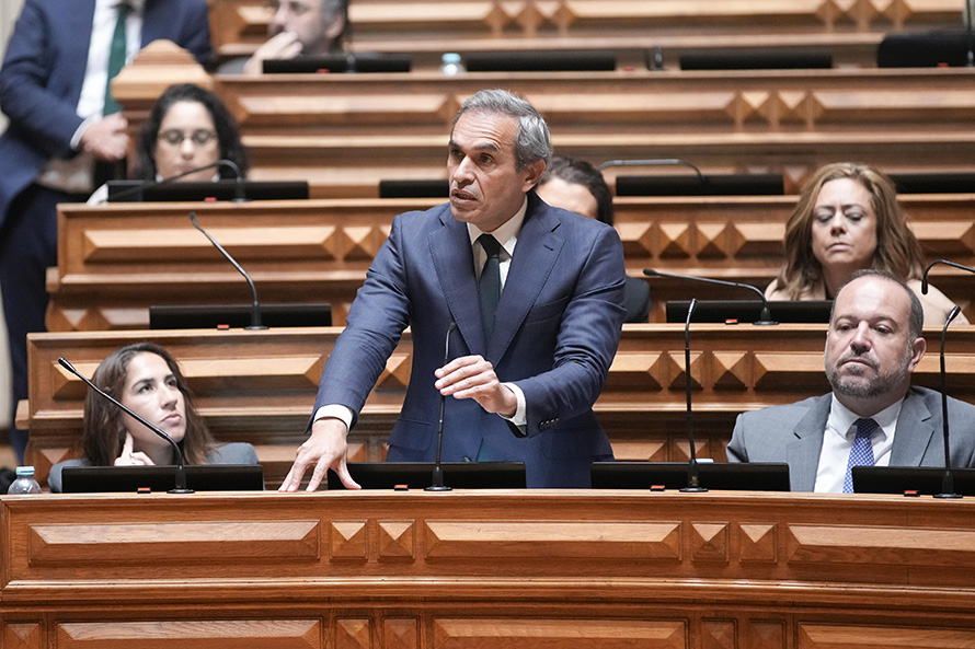 Descida do IVA de bens essenciais através do ISP rejeitada pela direita