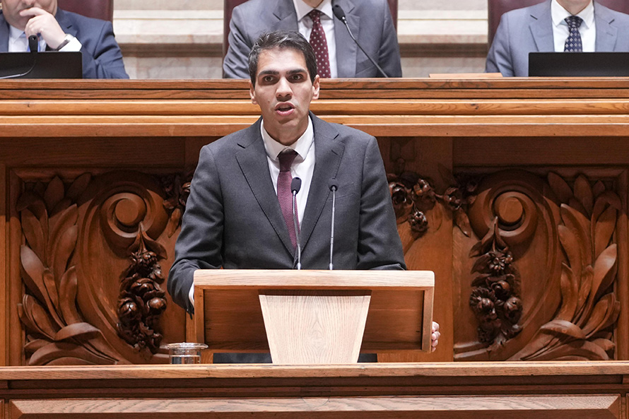 PS defende que cabe ao Governo apresentar medidas que se sintam na carteira dos portugueses