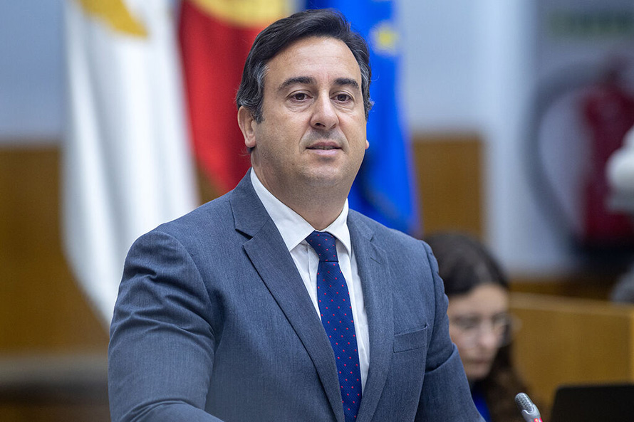 PS/Açores aponta que Governo regional “chega tarde” e defende que “açorianos precisam de medidas concretas” que amenizem impacto da crise