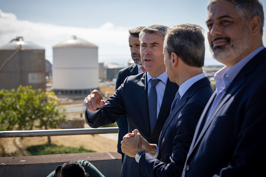José Luís Carneiro defende prioridade estratégica para Porto de Sines