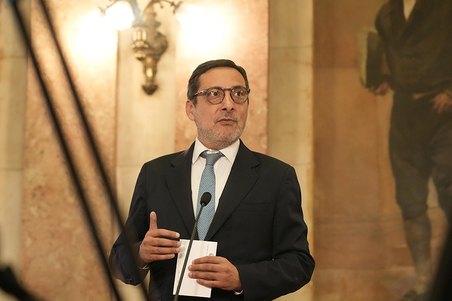 Governo tem de desmentir declarações do PSD ou admitir que não cumpriu a lei do OE