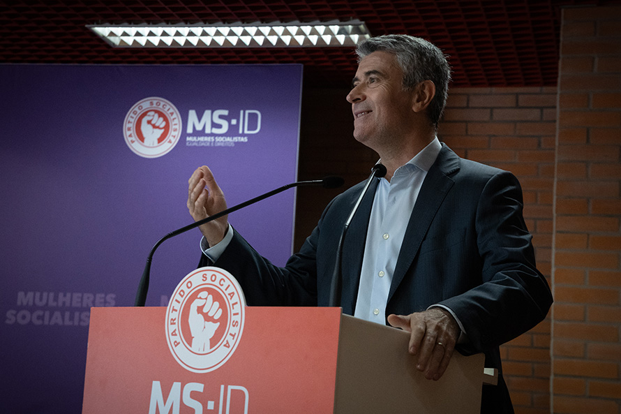 José Luís Carneiro reafirma compromisso do PS com a igualdade salarial