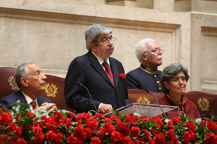 Democracia exige confiança e prestígio de todas as instituições