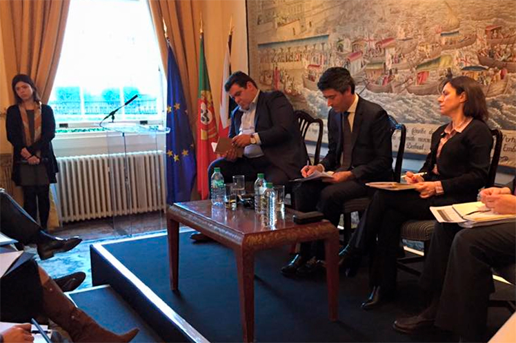 Governo reforça serviços consulares no Reino Unido