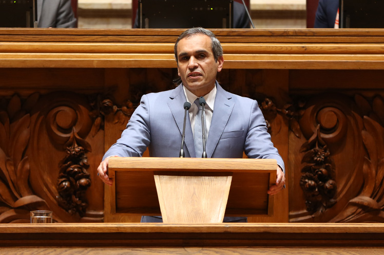 Diploma do PSD apenas serve para provocar o setor do táxi