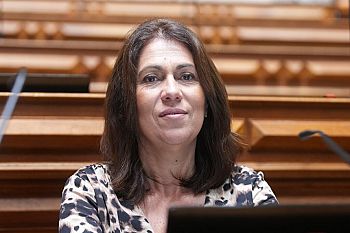 Defender os madeirenses e a Autonomia na Assembleia da República