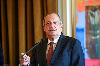 PS garante combate a medidas “mais à direita” que afetem negativamente os portugueses
