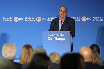 Carlos César destaca “PS unido” na recuperação eleitoral, no OE e nas Presidenciais