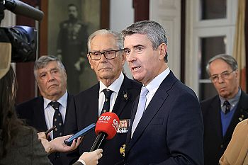 José Luís Carneiro quer garantias no processo de privatização e defende reembolso do investimento do Estado